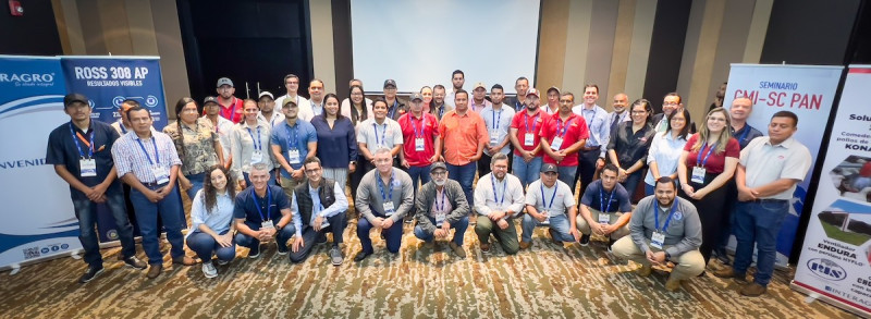 Seminar attendees in Panama